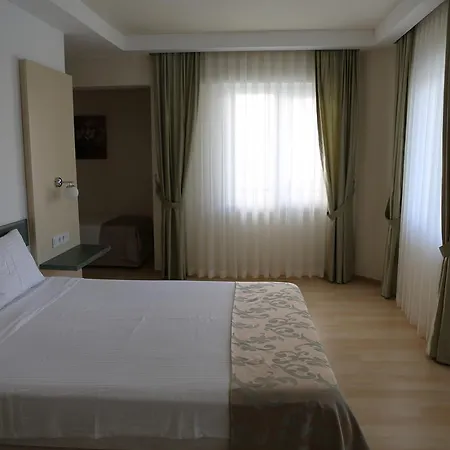 Oya Hotel *